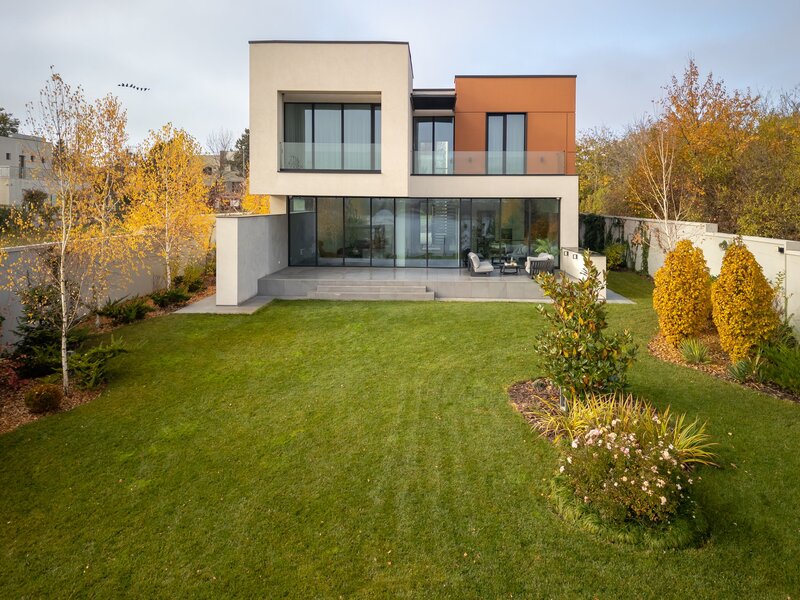 Sector 1, Bucuresti, Smart Home nZEB spectaculoasa cu deschidere lac, teren 2000 mp