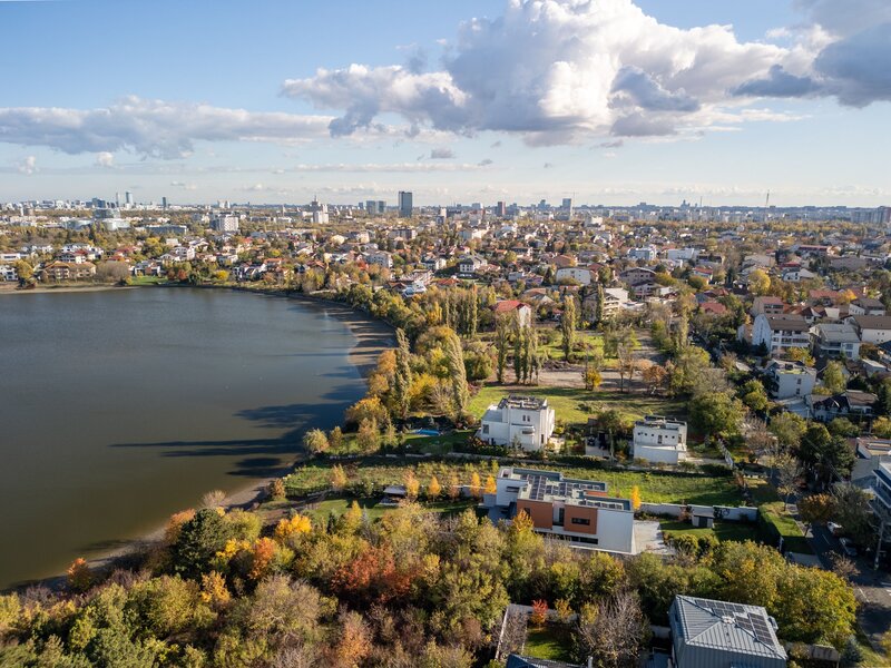 Sector 1, Bucuresti, Smart Home nZEB spectaculoasa cu deschidere lac, teren 2000 mp