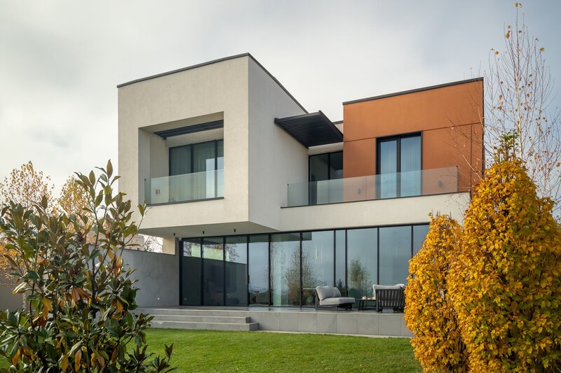Sector 1, Bucuresti, Smart Home nZEB spectaculoasa cu deschidere lac, teren 2000 mp